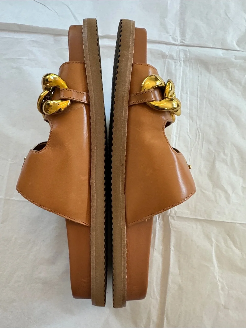 Vince Camuto Kennedys leather Sandals with gold accent Chain & Buckle 7
